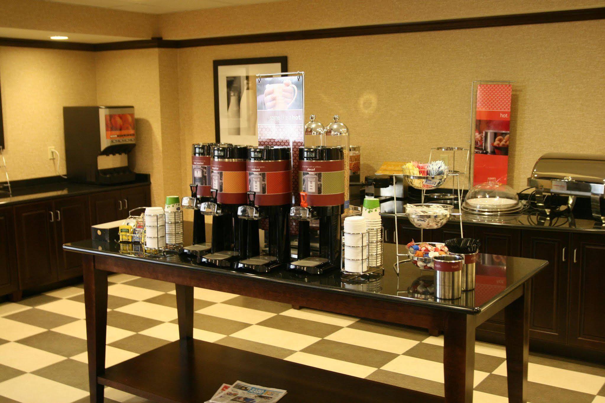 Hampton Inn Meadville Buitenkant foto