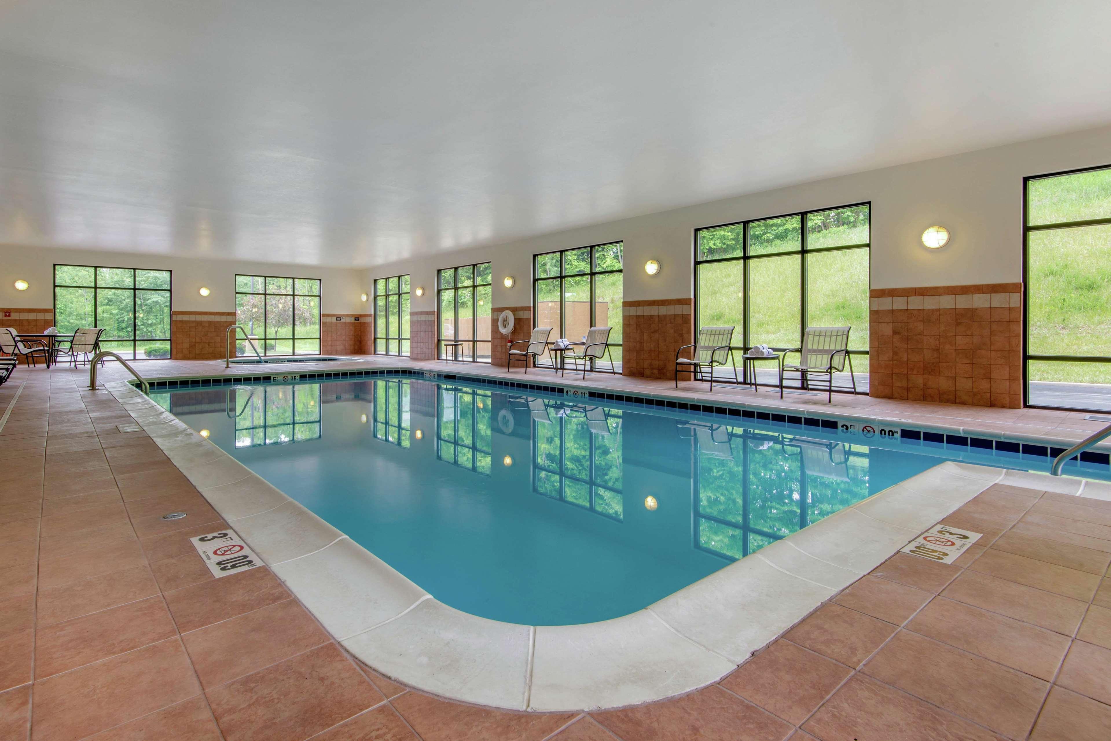 Hampton Inn Meadville Buitenkant foto