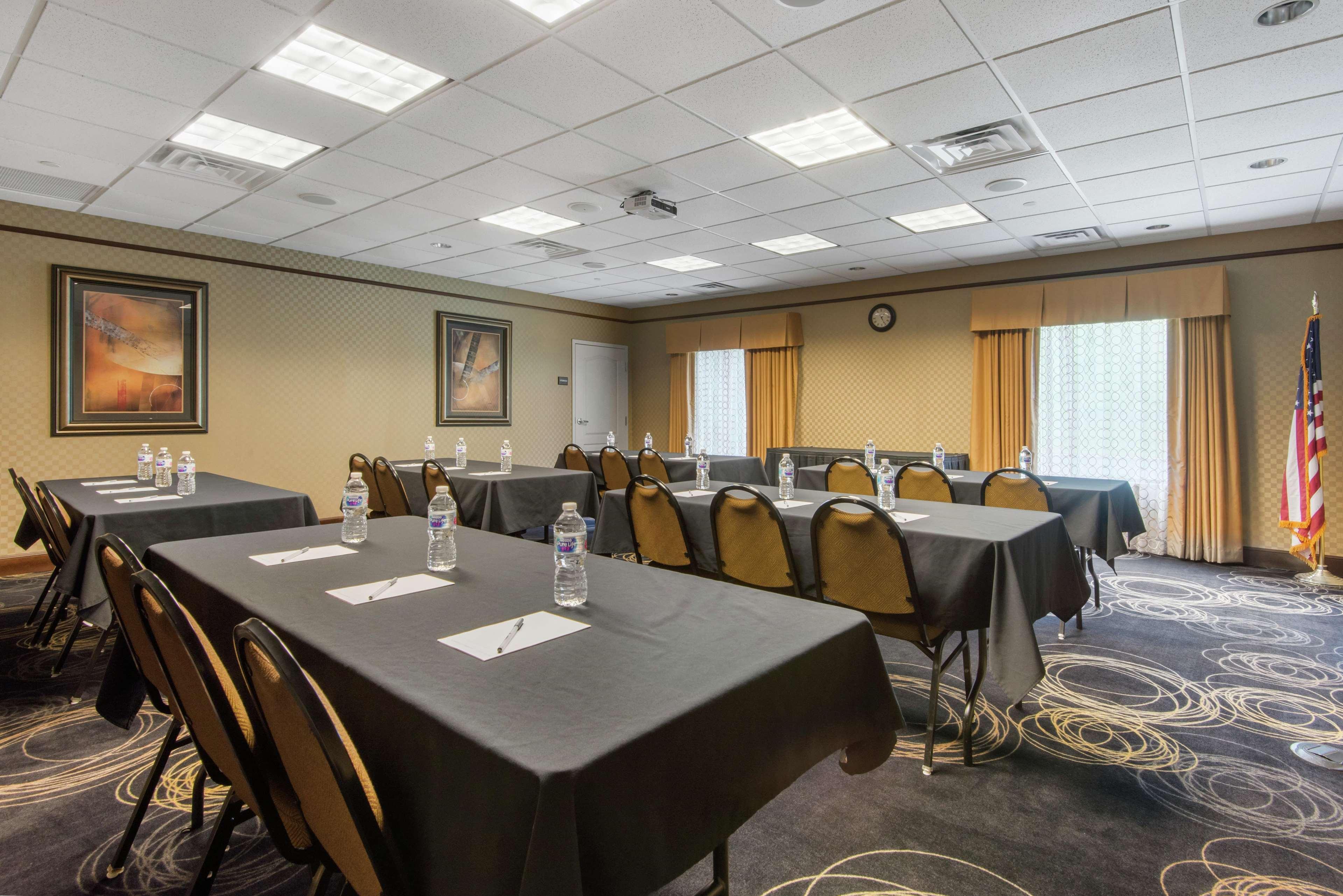 Hampton Inn Meadville Buitenkant foto
