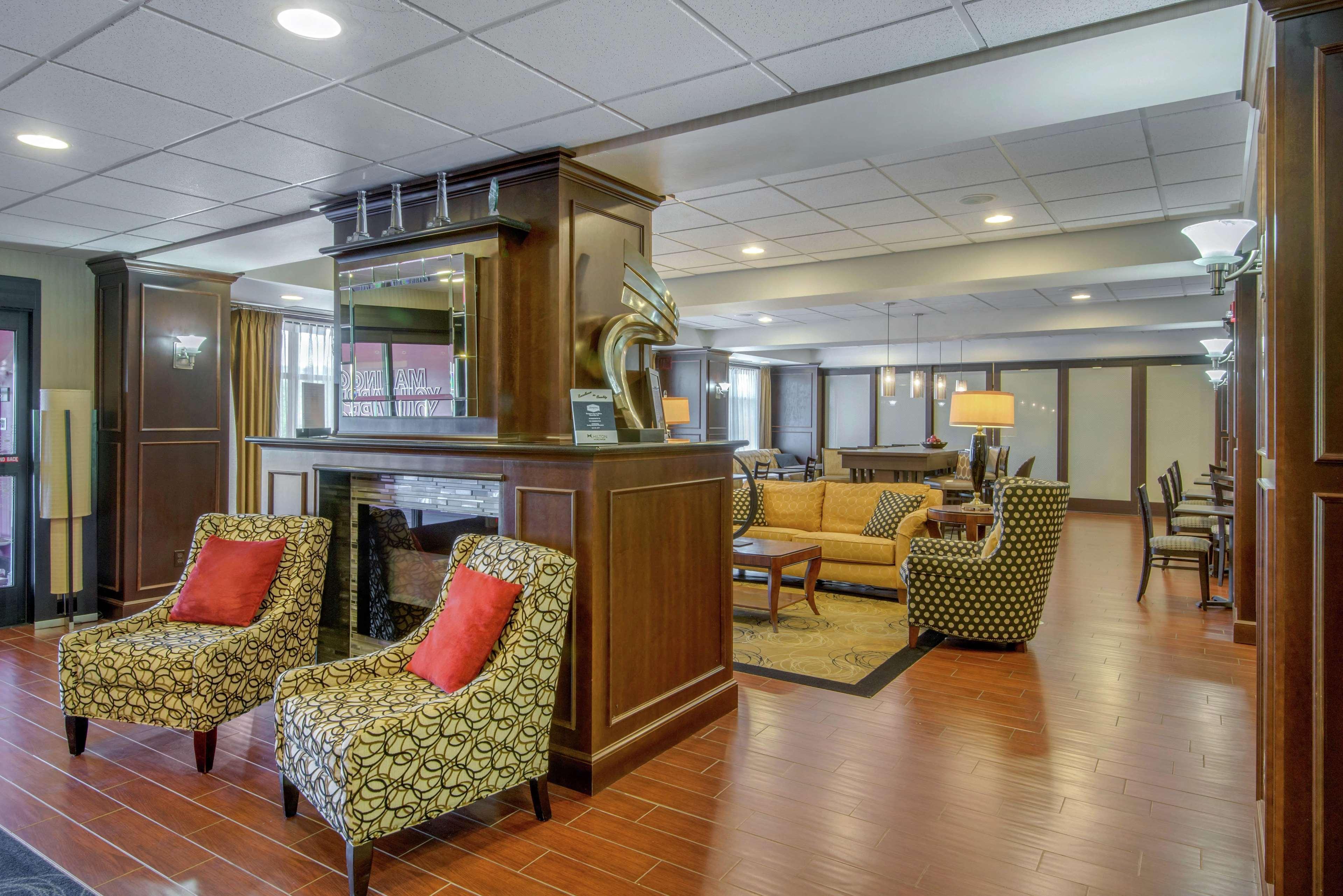 Hampton Inn Meadville Buitenkant foto