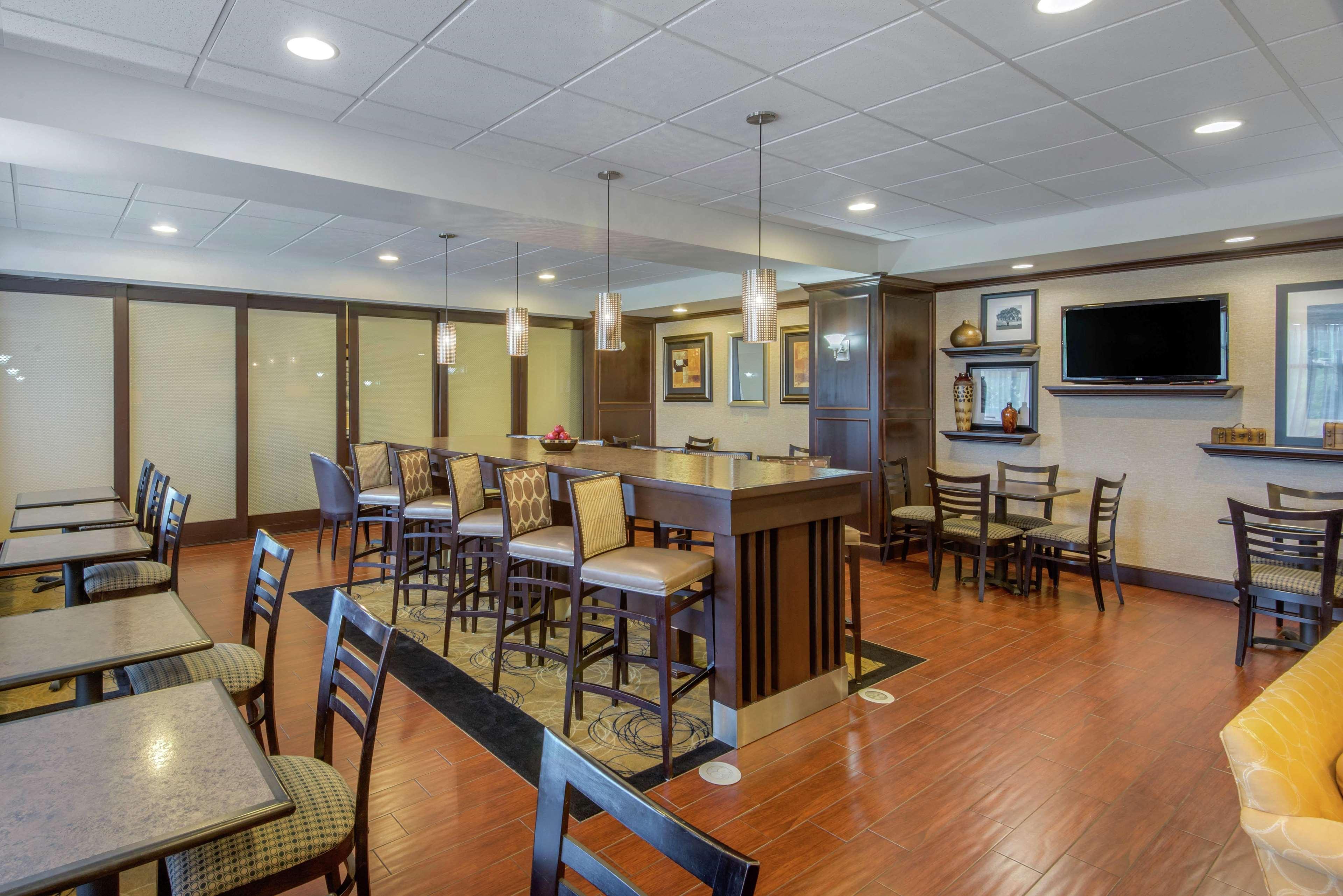 Hampton Inn Meadville Buitenkant foto