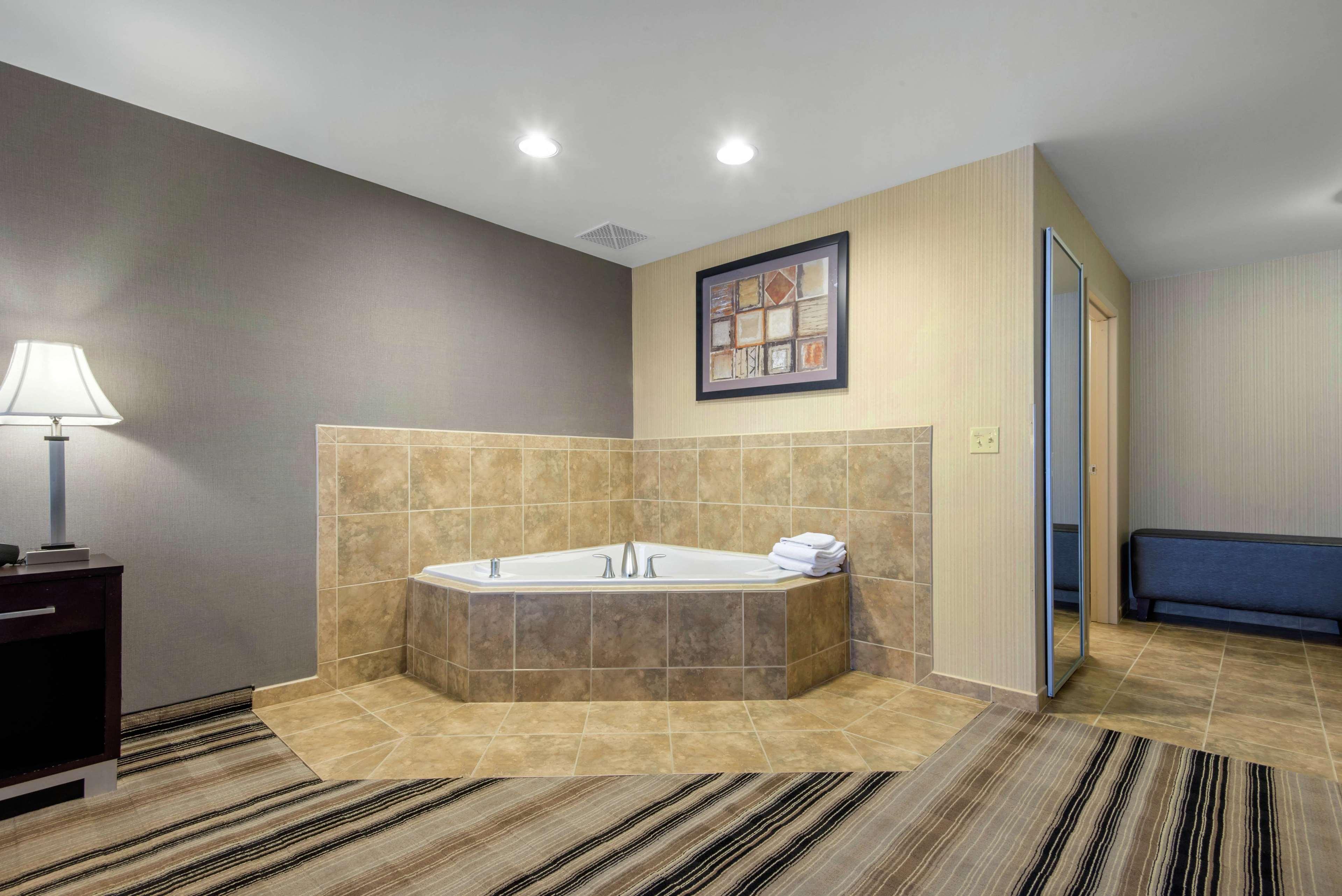 Hampton Inn Meadville Buitenkant foto