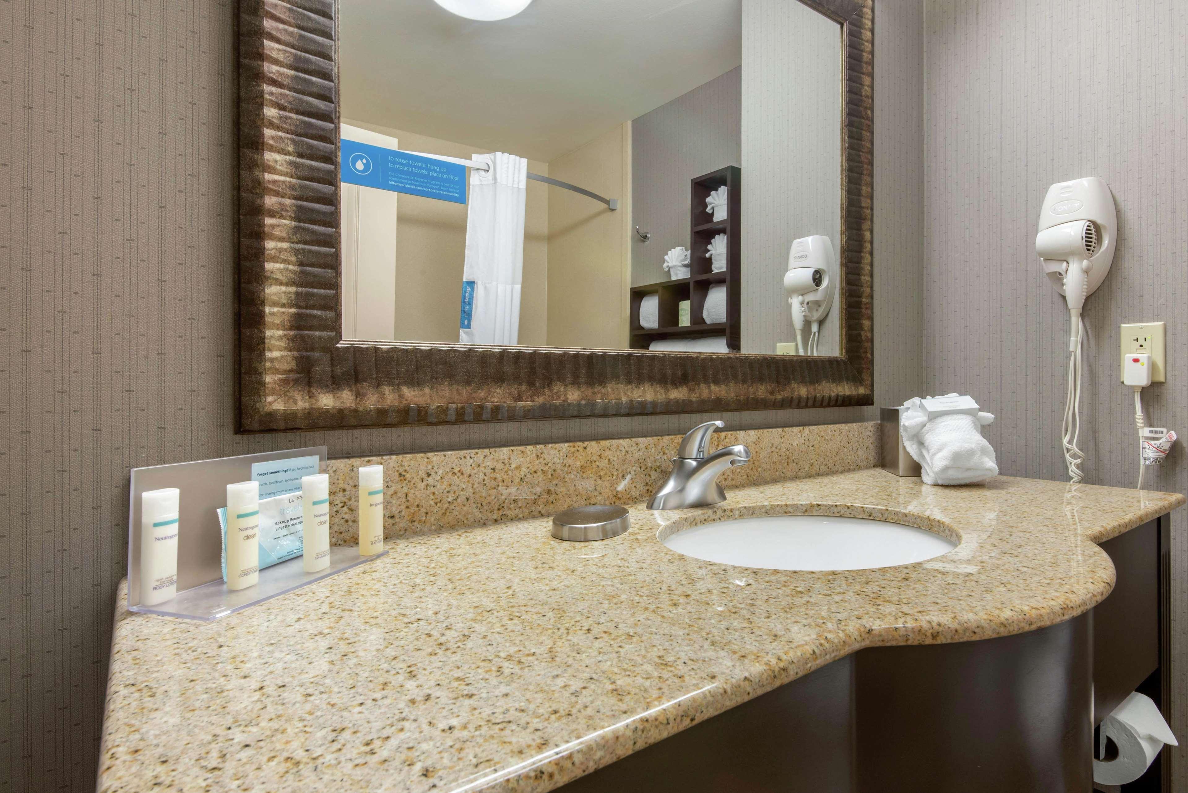 Hampton Inn Meadville Buitenkant foto