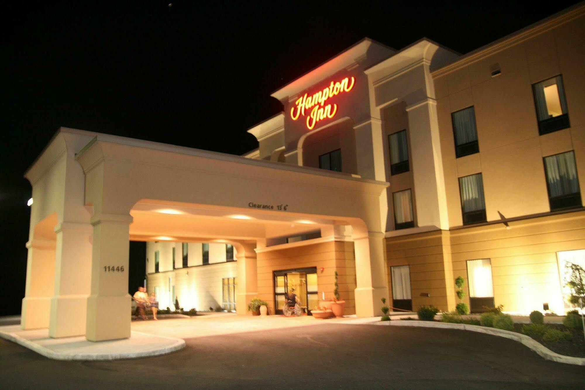 Hampton Inn Meadville Buitenkant foto